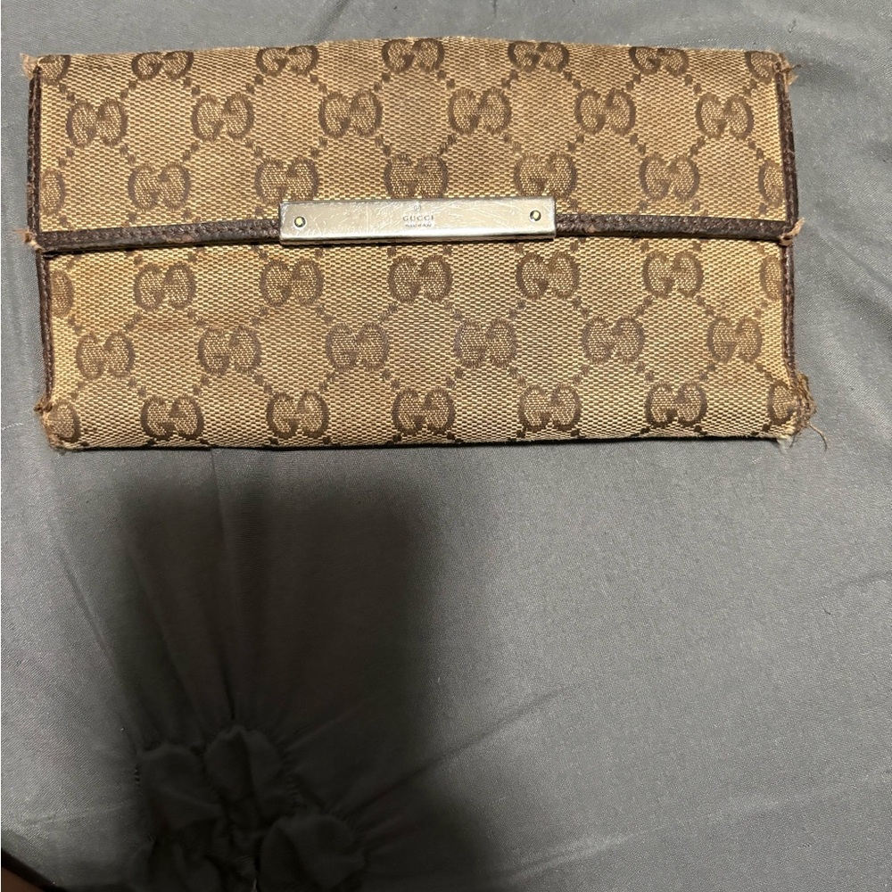 Gucci Tan and Brown Signature Clutch